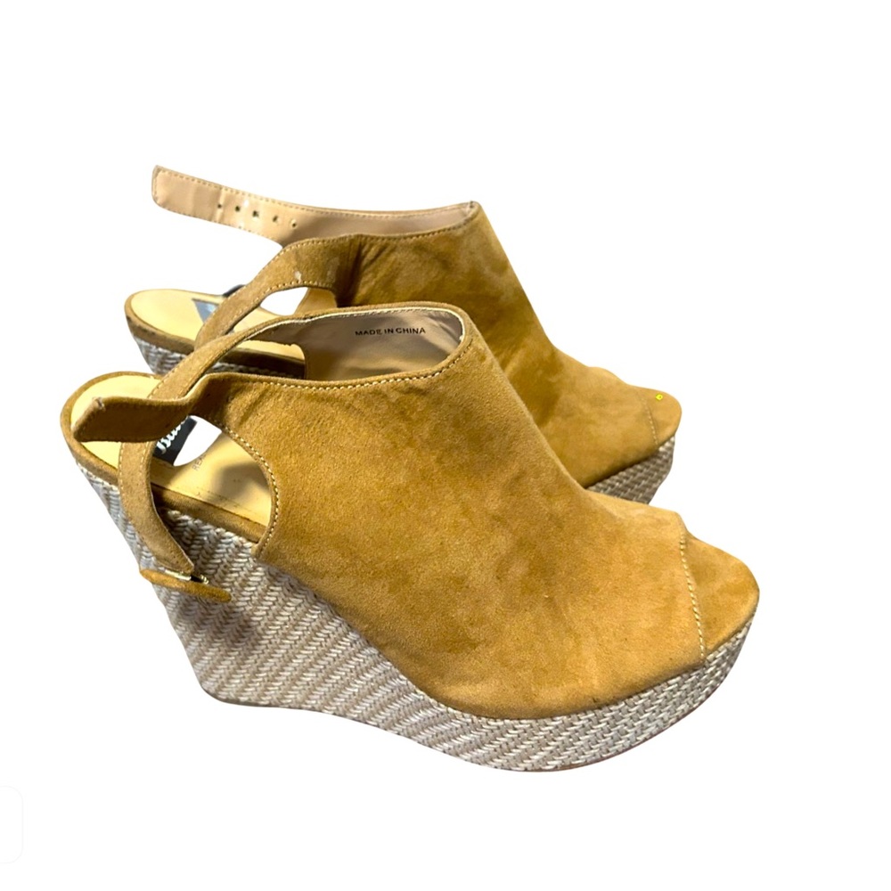 BATA platform shoes